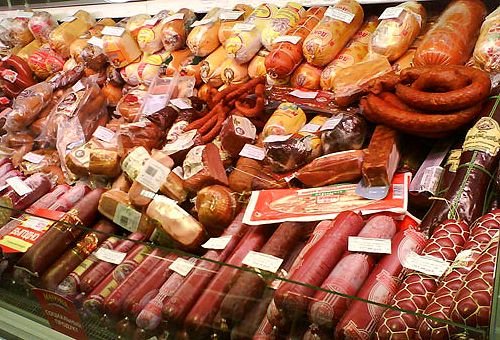 В Крым не пропустили 3 тонны украинской колбасы