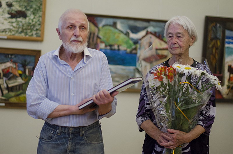 В Севастополе представили картины Геннадия Арефьева В Севастополе представили картины Геннадия Арефьева