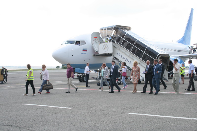 В Симферополь прилетел первый рейс авиакомпании «Добролет» В Симферополь прилетел первый рейс авиакомпании «Добролет»