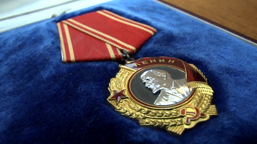 Птицефабрике в Симферопольском районе вернули похищенный орден Птицефабрике в Симферопольском районе вернули похищенный орден