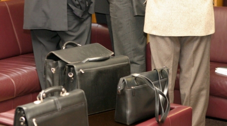 Крымские депутаты проголосовали за законопроекты о выплате пенсий госслужащим 