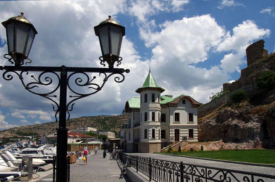 Историко-архитектурный комплекс набережной Балаклавы включат в туристические маршруты 