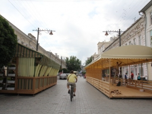 В Симферополе продолжают демонтаж незаконных летних площадок В Симферополе продолжают демонтаж незаконных летних площадок