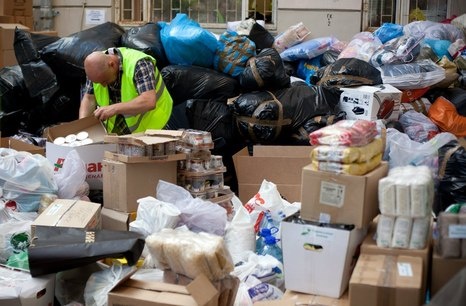 На юго-восток Украины отправили первую партию помощи из Симферополя 