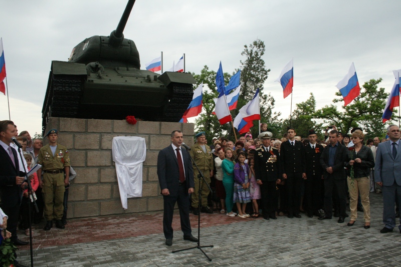 В Крыму реконструировали мемориальный комплекс Девяти Героев Советского Союза В Крыму реконструировали мемориальный комплекс Девяти Героев Советского Союза