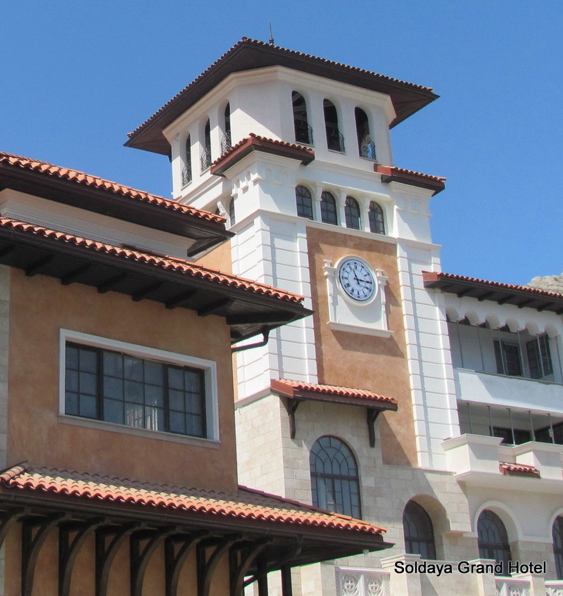 В Судаке появилась башня с музыкальными часами В Судаке появилась башня с музыкальными часами