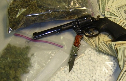 Житель Алушты хранил в своем доме револьвер и наркотики