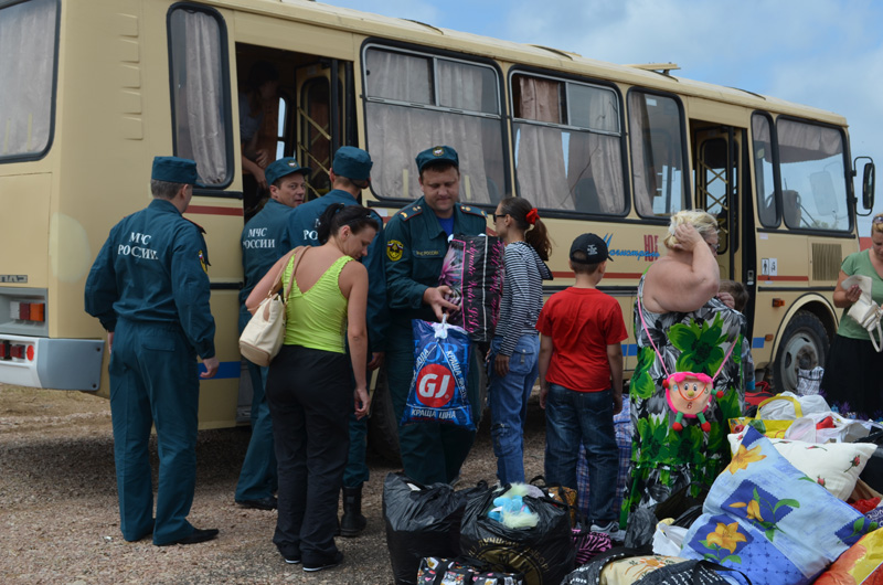 В Севастополе пункт временного размещения принял первых переселенцев