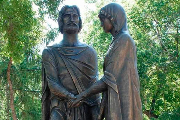 В Симферополе откроют памятник покровителям семьи В Симферополе откроют памятник покровителям семьи