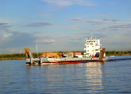 За сутки через Керченскую переправу доставлены 2,5 тыс. автомобилей 