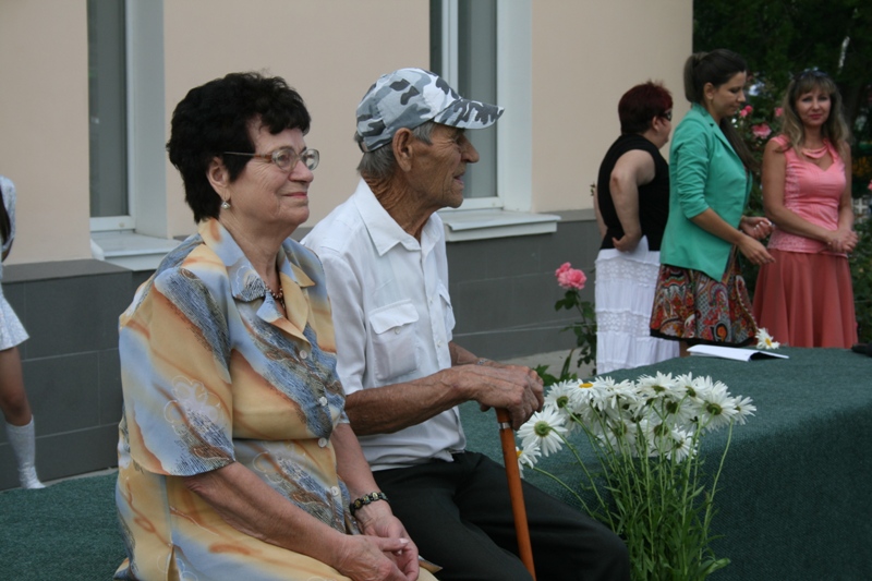 В Симферополе поздравили юбиляров рубиновой свадьбы В Симферополе поздравили юбиляров рубиновой свадьбы