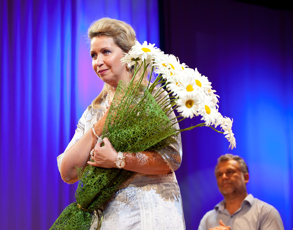 Севастопольцев с Днем семьи поздравила супруга российского премьера