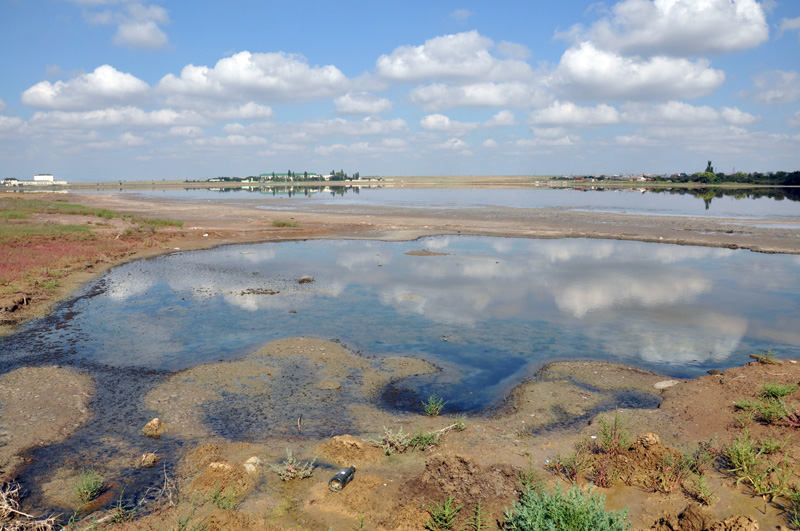 Экологи оценили ущерб от строительства дамбы на озере под Феодосией в 3 млн. рублей