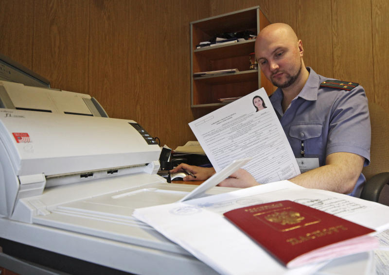 ФМС Крыма приняла 6,9 тыс. заявлений о предоставлении временного убежища ФМС Крыма приняла 6,9 тыс. заявлений о предоставлении временного убежища