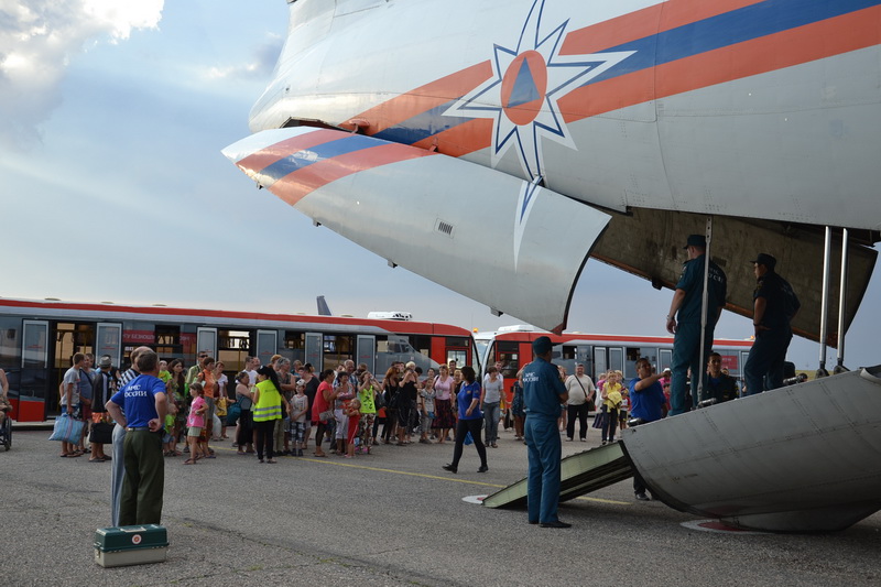 Из Крыма в Иваново вылетел самолет с беженцами Из Крыма в Иваново вылетел самолет с беженцами