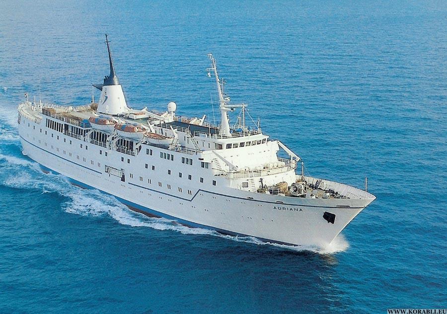 Между Севастополем и Стамбулом начал ходить круизный лайнер Между Севастополем и Стамбулом начал ходить круизный лайнер