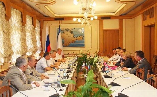 Крымский спикер встретился с парламентариями Свердловской области