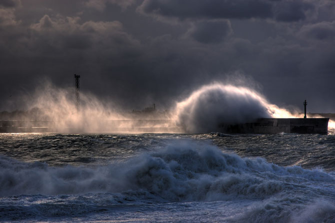 В Крыму объявлено штормовое предупреждение В Крыму объявлено штормовое предупреждение