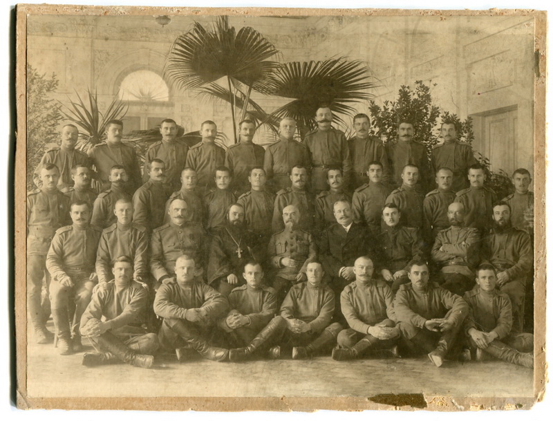 В Симферополе потомкам героев Первой мировой войны подарят восстановленные награды