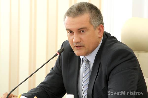 Крымский премьер пообещал журналистам, что на их запросы министры будут реагировать оперативно