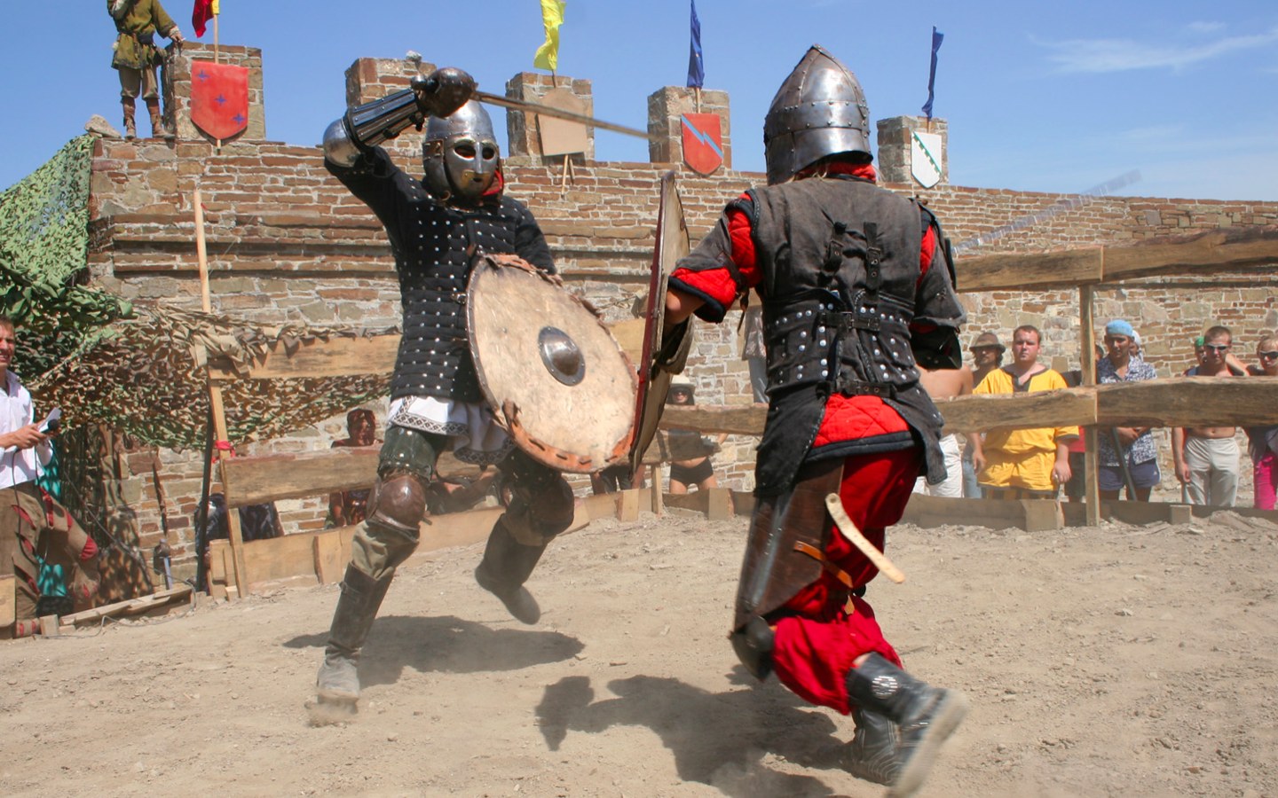 В Судаке пройдет турнир по историческому фехтованию и рыцарские бои В Судаке пройдет турнир по историческому фехтованию и рыцарские бои
