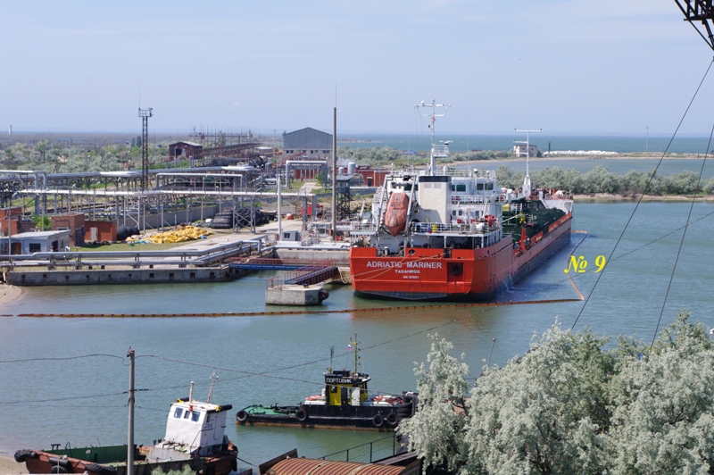 На Керченской переправе со стороны порта «Кавказ» ввели дополнительный причал