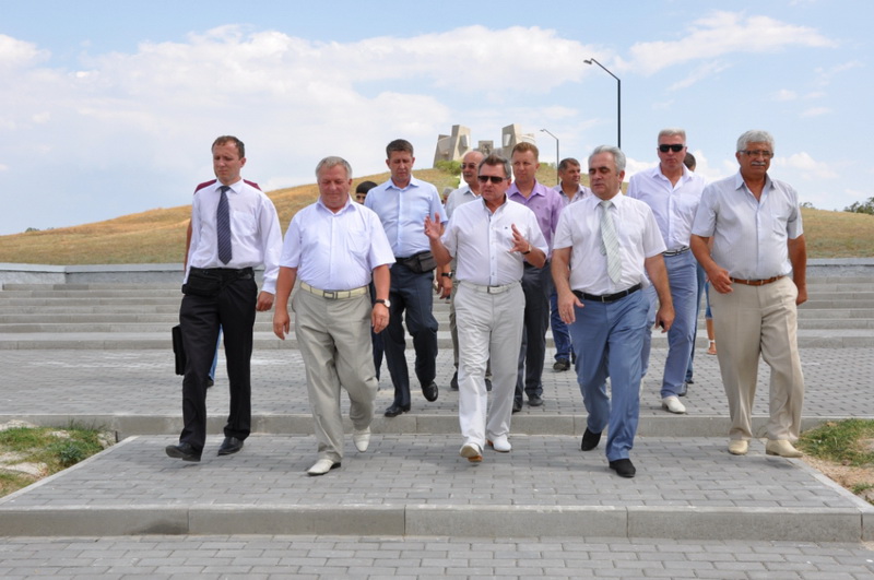 Представитель Президента РФ с рабочим визитом посетил Сакский район Представитель Президента РФ с рабочим визитом посетил Сакский район