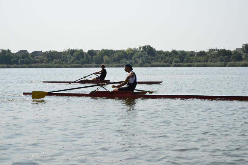 В Крыму прошли соревнования по академической гребле и парусному спорту