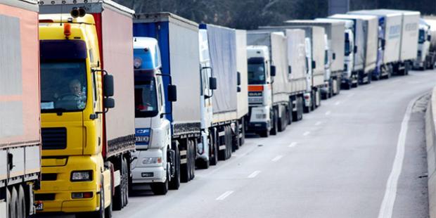 На Керченской переправе запрещена перевозка малотоннажных грузовиков На Керченской переправе запрещена перевозка малотоннажных грузовиков