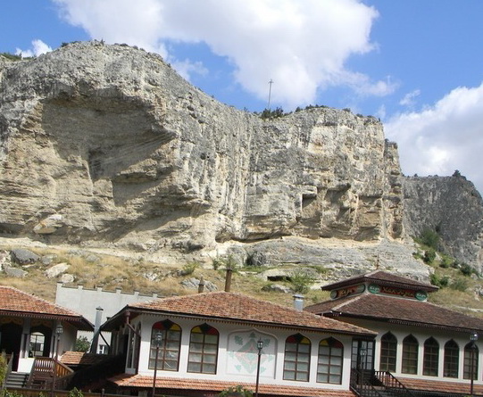 На территории Бахчисарайского заповедника незаконно поставили кафе