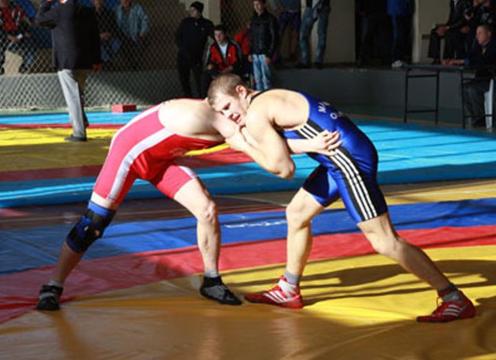 Сборная Крыма заняла 4 место на соревнованиях по греко-римской борьбе