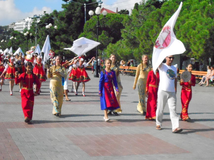 В Алуште стартовал Фестиваль крымской сувенирной продукции В Алуште стартовал Фестиваль крымской сувенирной продукции