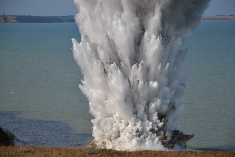 В Крыму обезвредили две авиабомбы времен войны