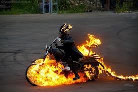 Каскадеры устроили автопробег по Севастополю Каскадеры устроили автопробег по Севастополю