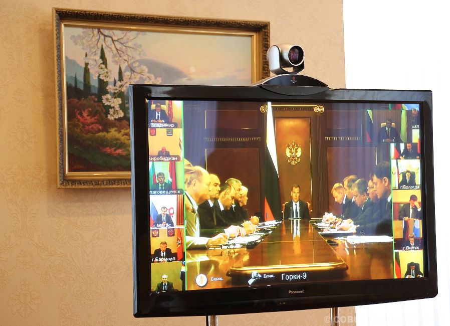 Глава РК доложил Медведеву о готовности Крыма к началу учебного года