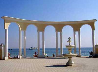 За лето в Евпатории отдохнуло на 28% меньше туристов, чем в прошлом году