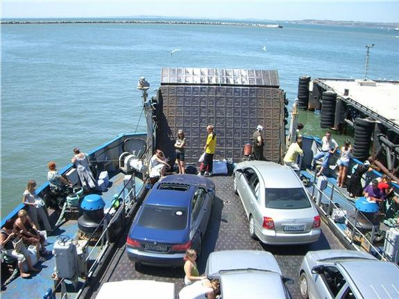 Керченская переправа работает в штатном режиме