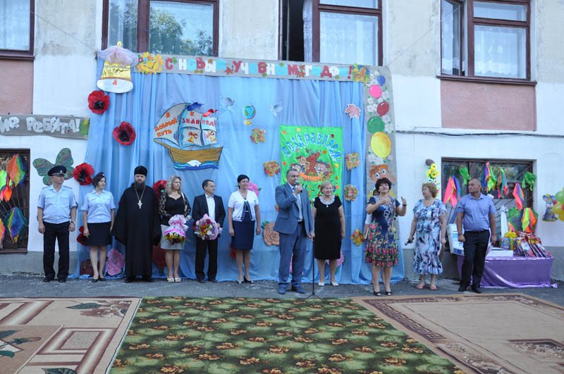 Глава Крыма поздравил школьников с Днем знаний Глава Крыма поздравил школьников с Днем знаний