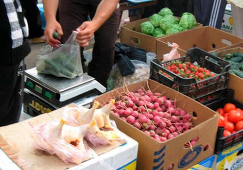 Прокуроры Алушты и Евпатории наказаны за недостаточную борьбу со стихийной торговлей