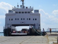 В порту «Кавказ» на Керченской переправе ожидают очереди 410 машин В порту «Кавказ» на Керченской переправе ожидают очереди 410 машин