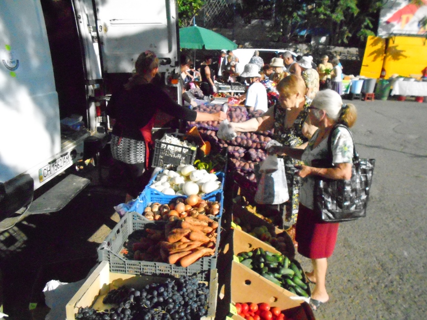 В Алуште проходит сельскохозяйственная ярмарка В Алуште проходит сельскохозяйственная ярмарка