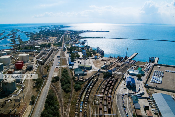 На паромной переправе образовалась очередь из 3 тыс. автомобилей 