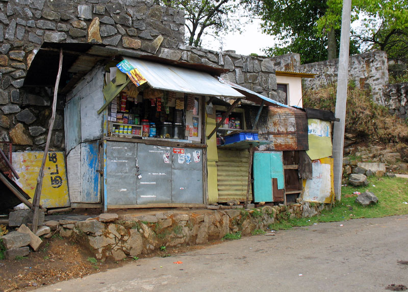 В Ялте демонтируют бесхозные ларьки и павильоны В Ялте демонтируют бесхозные ларьки и павильоны