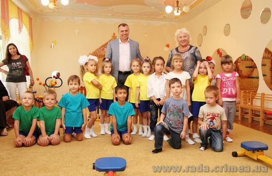 Детский сад в Симферополе получил от крымского спикера тренажеры для укрепления здоровья Детский сад в Симферополе получил от крымского спикера тренажеры для укрепления здоровья