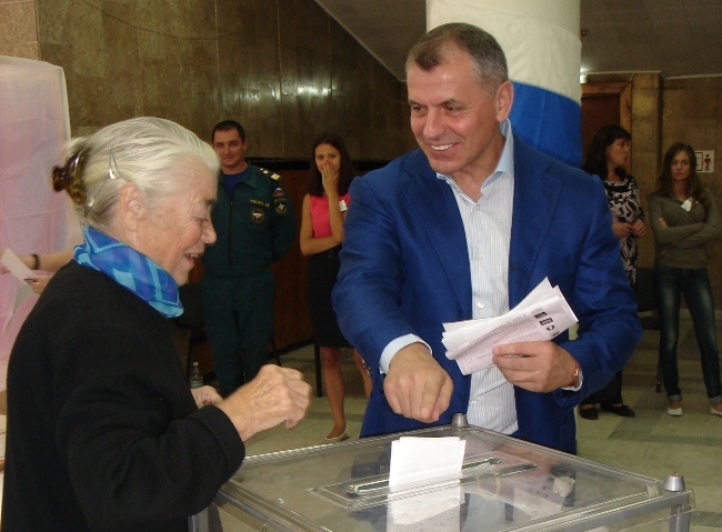 Крымский спикер проголосовал за новый Крым и пообещал хорошую явку