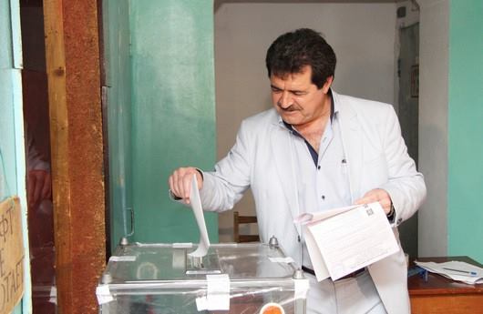 Члены Президиума крымского парламента проголосовали на выборах