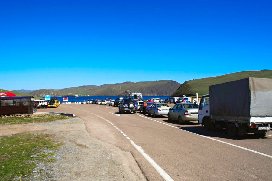 На паромной переправе ликвидировали автомобильную очередь 