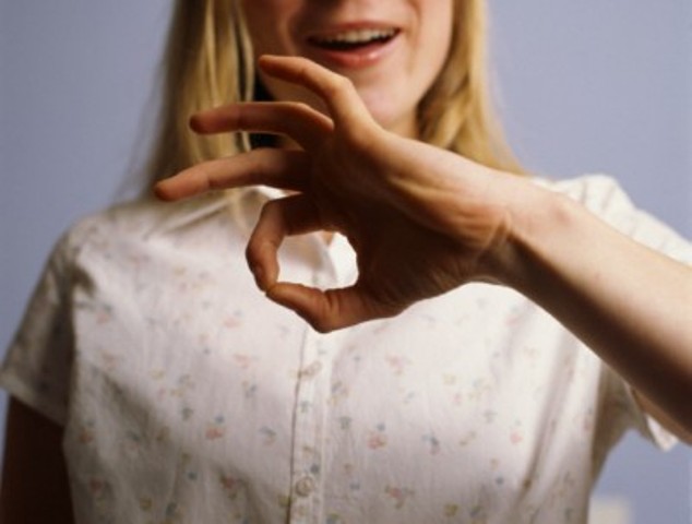 В Крыму сурдопереводчиков переучат на русский жестовый язык 