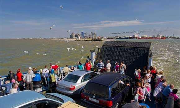 Очереди на паром в порту «Крым» ожидают 1,1 тыс. автомобилей Очереди на паром в порту «Крым» ожидают 1,1 тыс. автомобилей