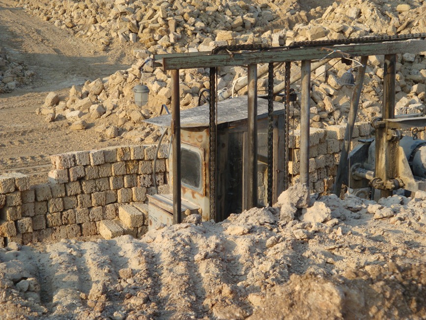 В Сакском районе частная фирма незаконно занималась добычей известняка В Сакском районе частная фирма незаконно занималась добычей известняка